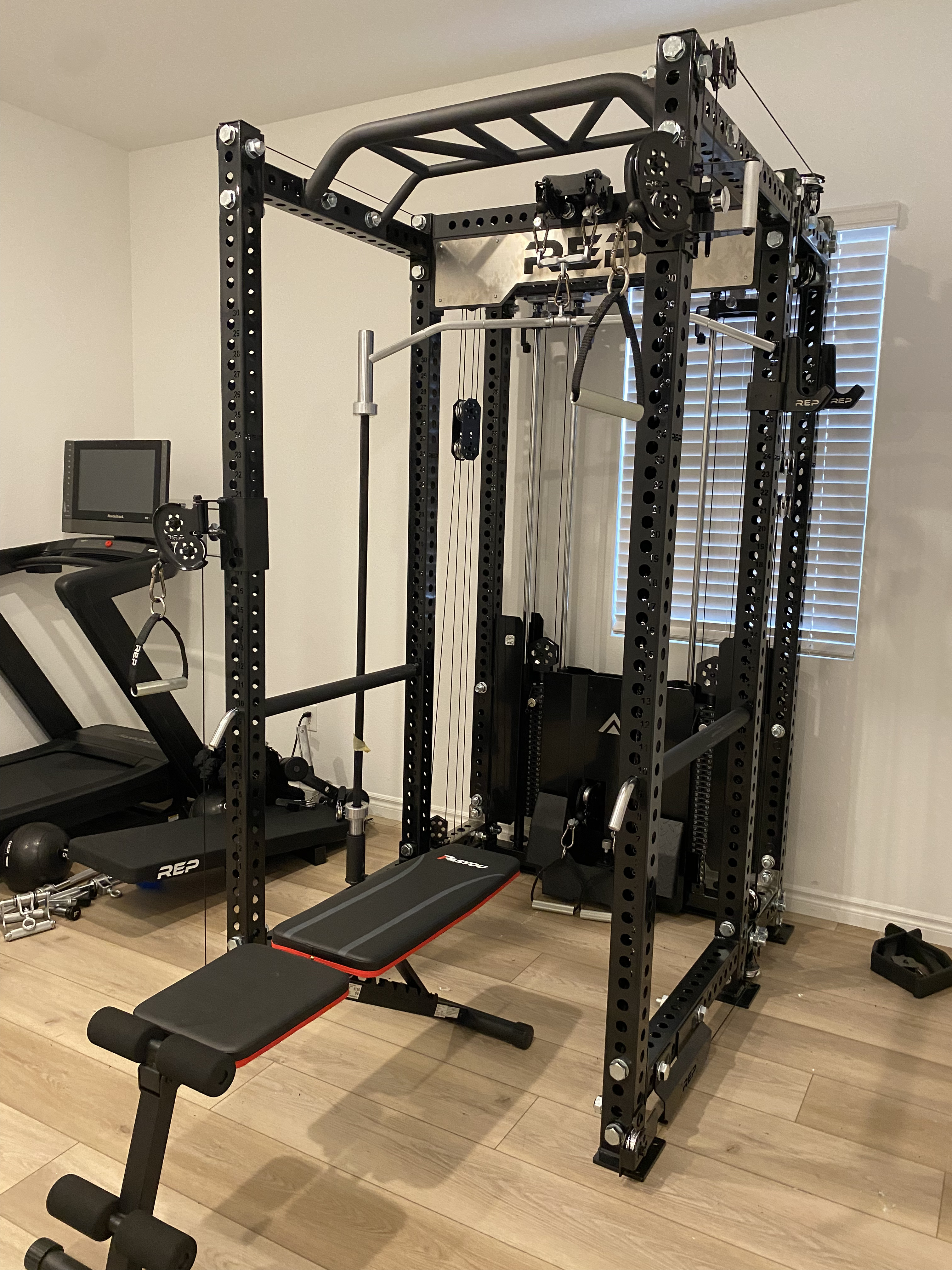 Garage gym equipment setup